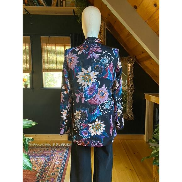 Floral Blazer - Picture 2 of 4